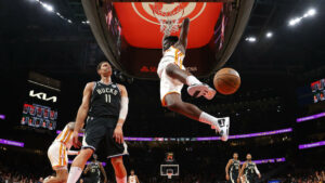 NBA: Bucks stolpern erstmals - Curry stoppt Warriors-Krise